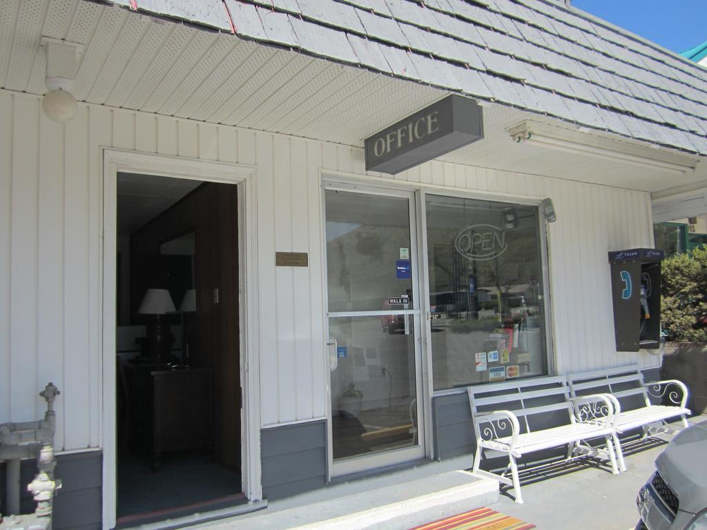 Robbie'S Motel Cache Creek Buitenkant foto